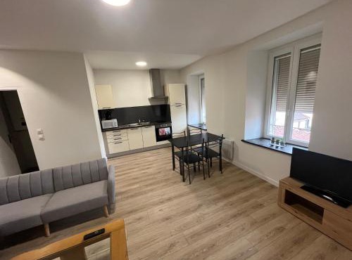Appartement centre-ville de Lure droit