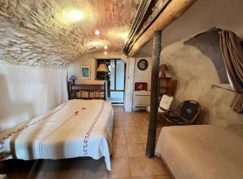 Appartement charmant à Valleraugue avec terrasse, 40 m²