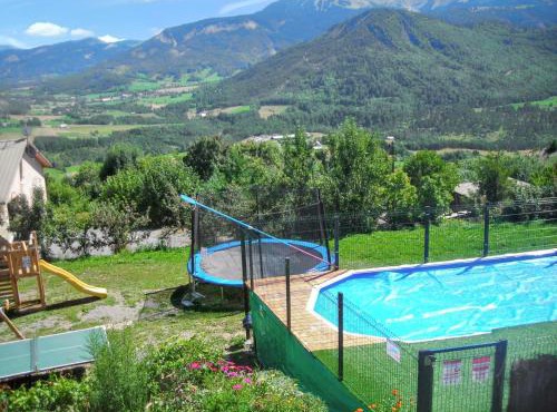 Appartement charmant à Selonnet avec piscine partagée et vue