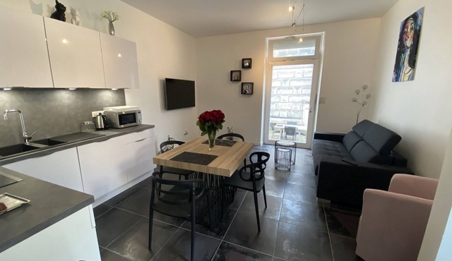 Appartement Charme-Apartment-Modern-Ensuite with Bath-Terrace