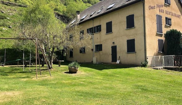 Appartement Chez Place à Estaing