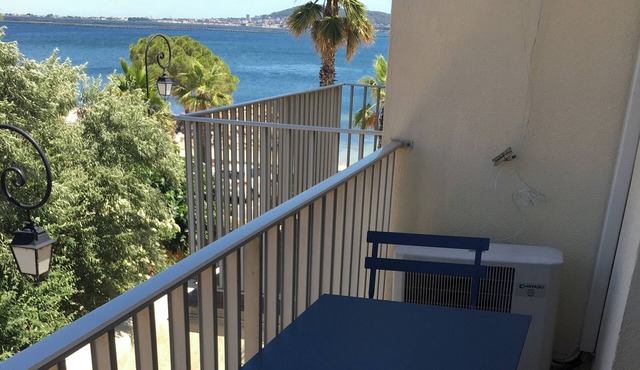 Appartement Climatisé à 10m de la Plage Avec vue sur L'étang
