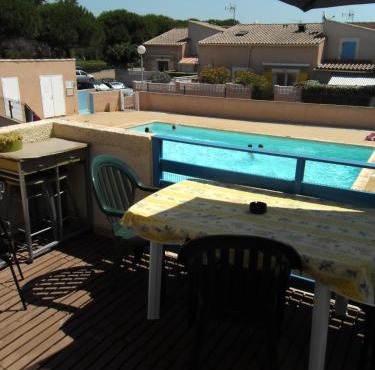 Appartement climatisé en duplex à 400 m de la plage dans résidence avec piscine commune 1 chambre 4 couchages WIFI LXOND47