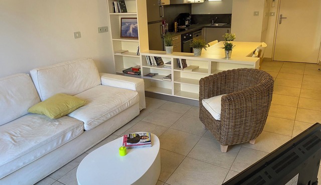 Appartement Climatisé 50m2 au Centre du Village de Porquerolles