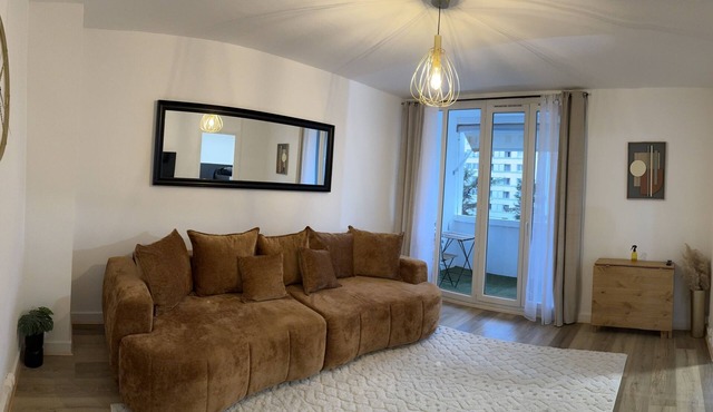 Appartement Cocon Chic et Refait à Neuf : Votre Coin Douillet en Ville