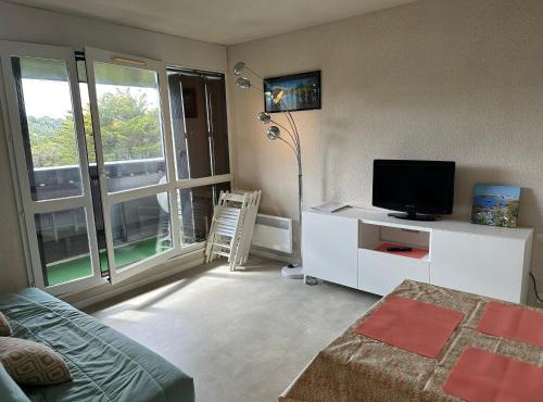 Appartement cosy à 300m de l'océan au cœur de la station - Balcon et parking sécurisé - FR-1-239-144