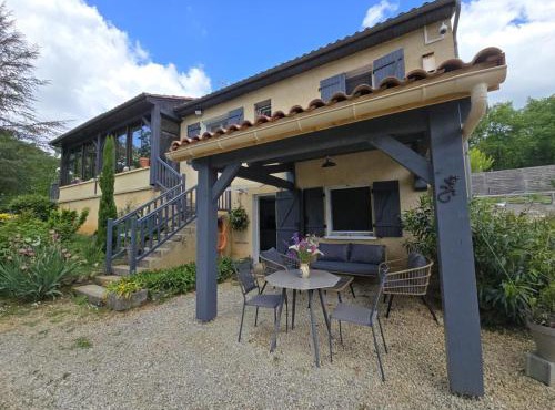 Appartement cosy avec terrasse et piscine dans le Périgord Noir - FR-1-616-473