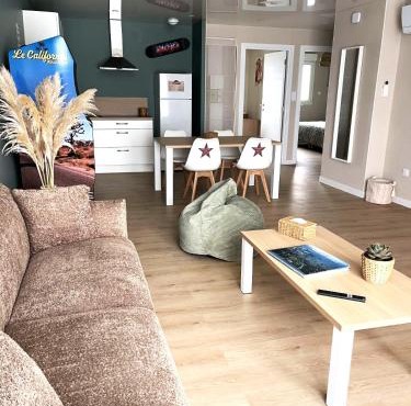 Appartement cosy ambiance Hollywood dans résidence avec piscine 2 pers parking gratuit