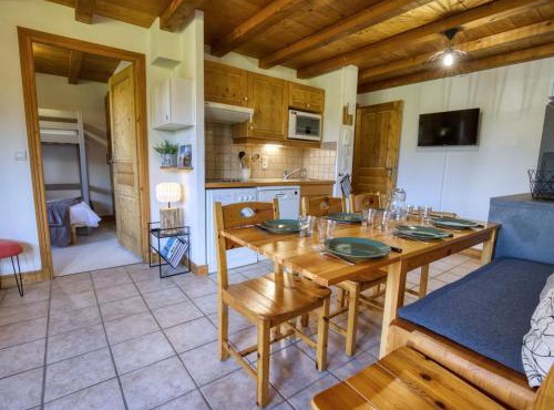 Appartement cosy avec balcon en montagne pour 6/7 personnes - FR-1-505-233