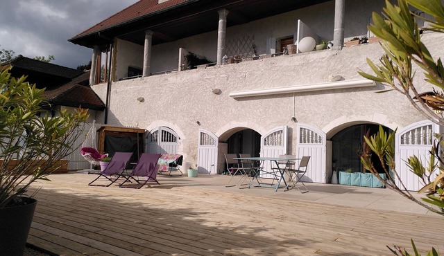 Appartement de Charme, Grande Terrasse vue lac et Montagne, 5 mn à Pied du lac