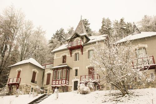 Appartement dans Manoir avec piscine face au Golf d'Uriage