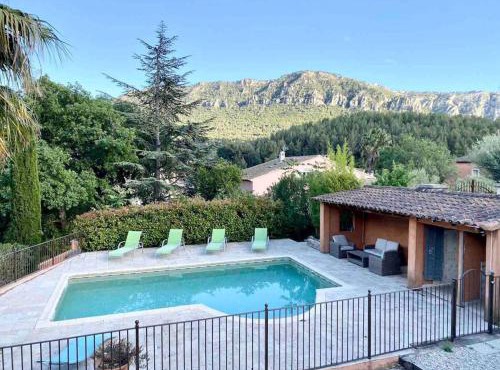 Appartement dans un coin de paradis avec piscine