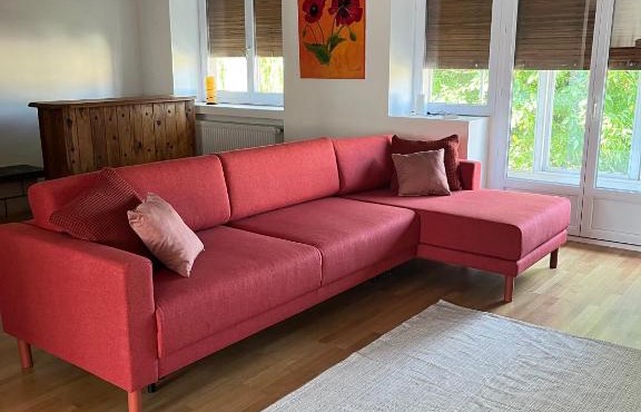 Appartement dans maison avec cour et parc