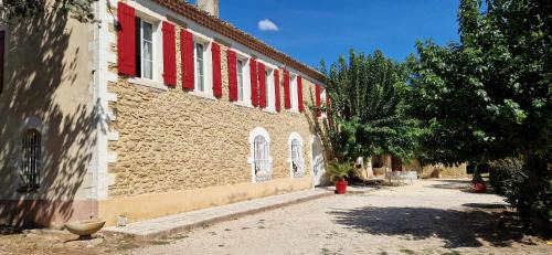 Appartement dans mas provençal