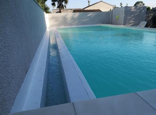 Appartement dans villa avec jardin et piscine privée