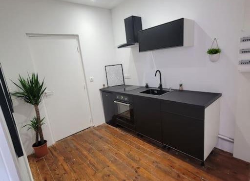Appartement de Charme avec tomettes et Parquet