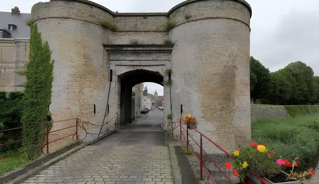 Appartement de charme, dans la ville fortifiée de