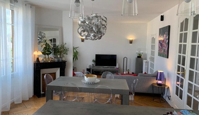 Appartement de charme 77 m2 proche commodités