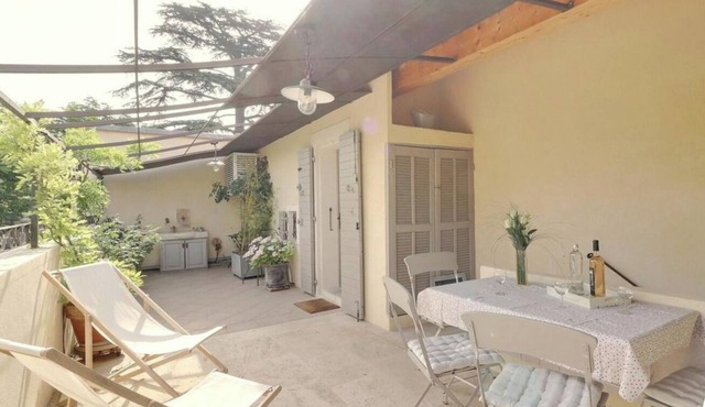 Appartement de Charme Dans Maison de Ville, Climatisé, Grande Terrasse