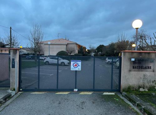 Appartement deux chambres jardin parking