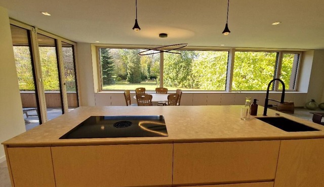 Appartement Design Dans un Écrin Végétal, sur la Route des Vins