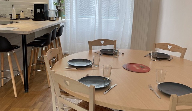 Appartement du Lion, à 10 Minutes du Centre Ville, Stationnement Idéal!