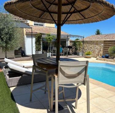 Appartement duplex meublé avec vue sur piscine