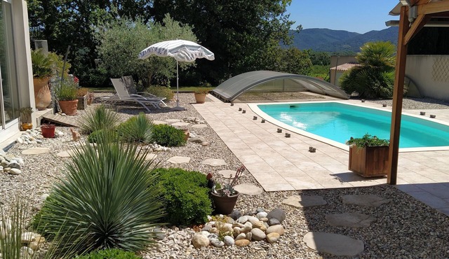 Appartement en Rez-de-jardin en Campagne Mais à 300m des Commerces