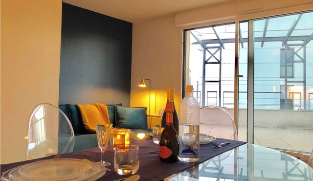 Appartement en Centre-ville Avec Terrasse et Balcon, Cosy