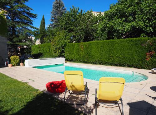 Appartement en Provence-Lubéron - piscine et calme