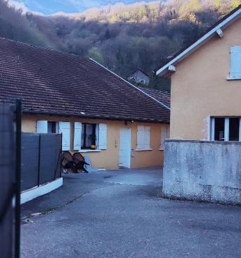 Appartement entier meublé à neuf avec garage