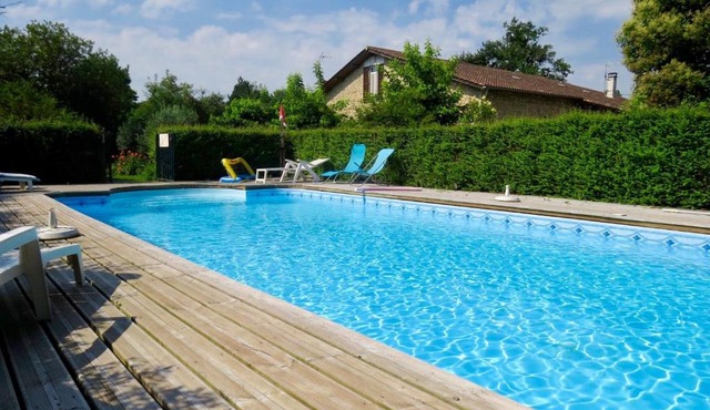 Appartement familial à Blaignac avec Piscine 100m² 8 personnes