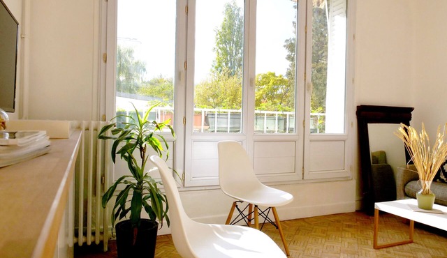 Appartement de Designer, Cosy Lumineux, 3 Chambres, Salon TV, Cuisine, Sub, wc