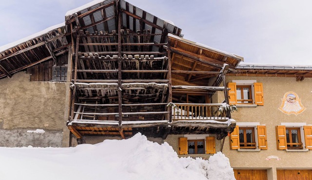 Appartement Face Pistes Départ Toutes Activités Dans Petit Village du Queyras