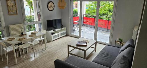 Appartement 2 chambres avec terrasse et garage