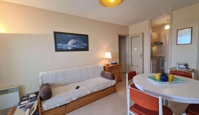 Appartement 2 pièces avec balcon proche plage et commerces à Saint-Hilaire-de-Riez - FR-1-224C-21