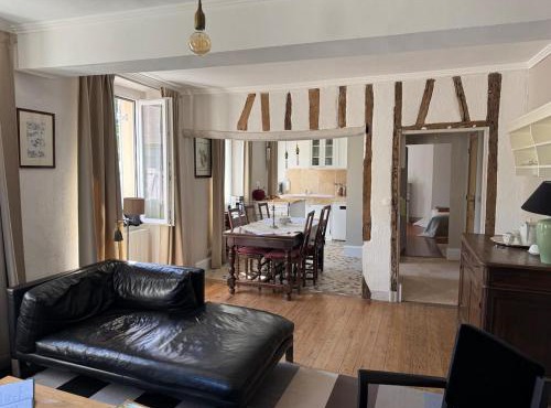 Appartement 1er étage dans maison de maître