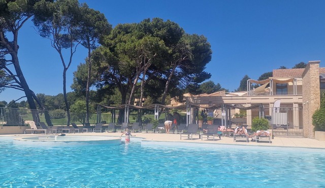 Appartement AU Domaine DU Golf DE L'isle SUR LA Sorgue