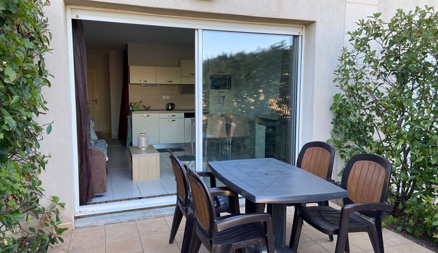APPARTEMENT garden level, cosy single storey, sleeps 4 in 3* residence
