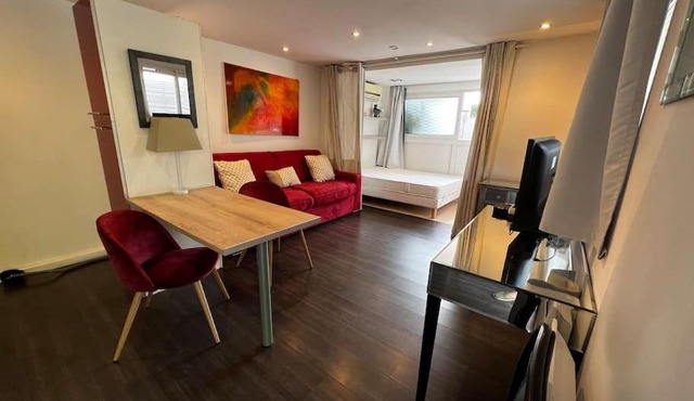 Appartement grand studio avec parking
