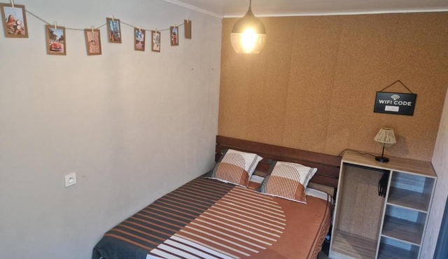 Appartement indépendant dans maison avec jardinet, au calme