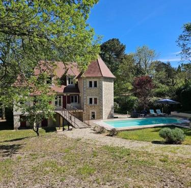 Appartement indépendant : tranquillité, forêt et piscine