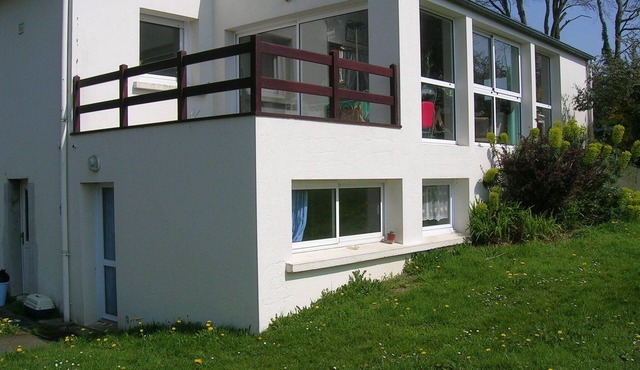 Appartement Indépendant Dans une Propriété au Calme