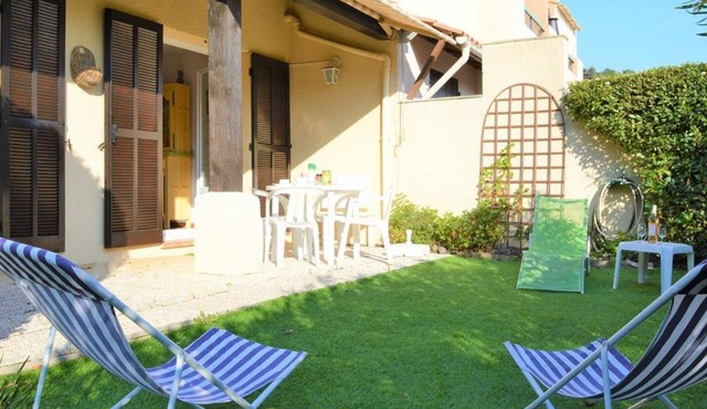 Appartement Le Lavandou, 2 pièces, 4 personnes - FR-1-251-238