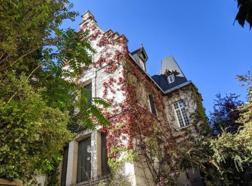 Appartement lumineux avec terrasse à 7min de Paris