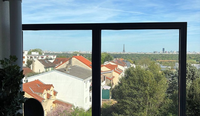 Appartement Lumineux à Suresnes à Côté de Paris Vue Tour Eiffel