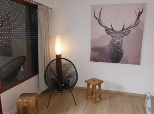 Appartement lumineux 2 pièces avec balcon, parking et vue sur montagne en centre village - FR-1-629-50