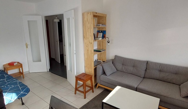 Appartement Lumineux au Calme Avec Balcon Tout Proche de Genève