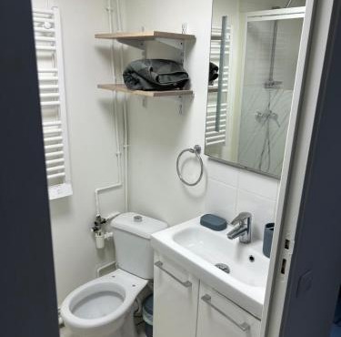 Appartement meublé indépendant Parking privé Proche gare & Paris