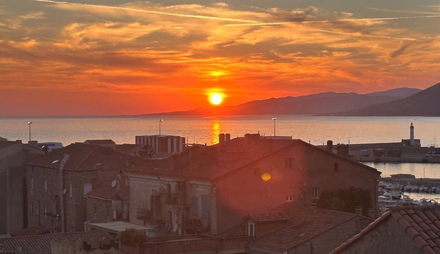 Appartement Moderne Centre Ville Dans Immeuble Ancien 5 mn des Plages